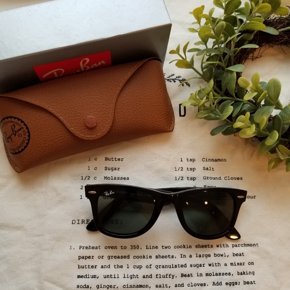 Ray-Ban Other - NWT Ray-Ban Wayfare Black Unisex Sunglasses